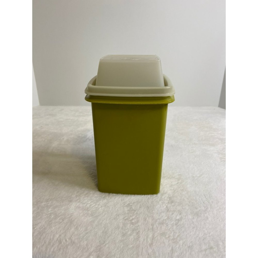 Vintage Tupperware  2 Piece Pickle Keeper Pick-A-Deli Avacoda Green